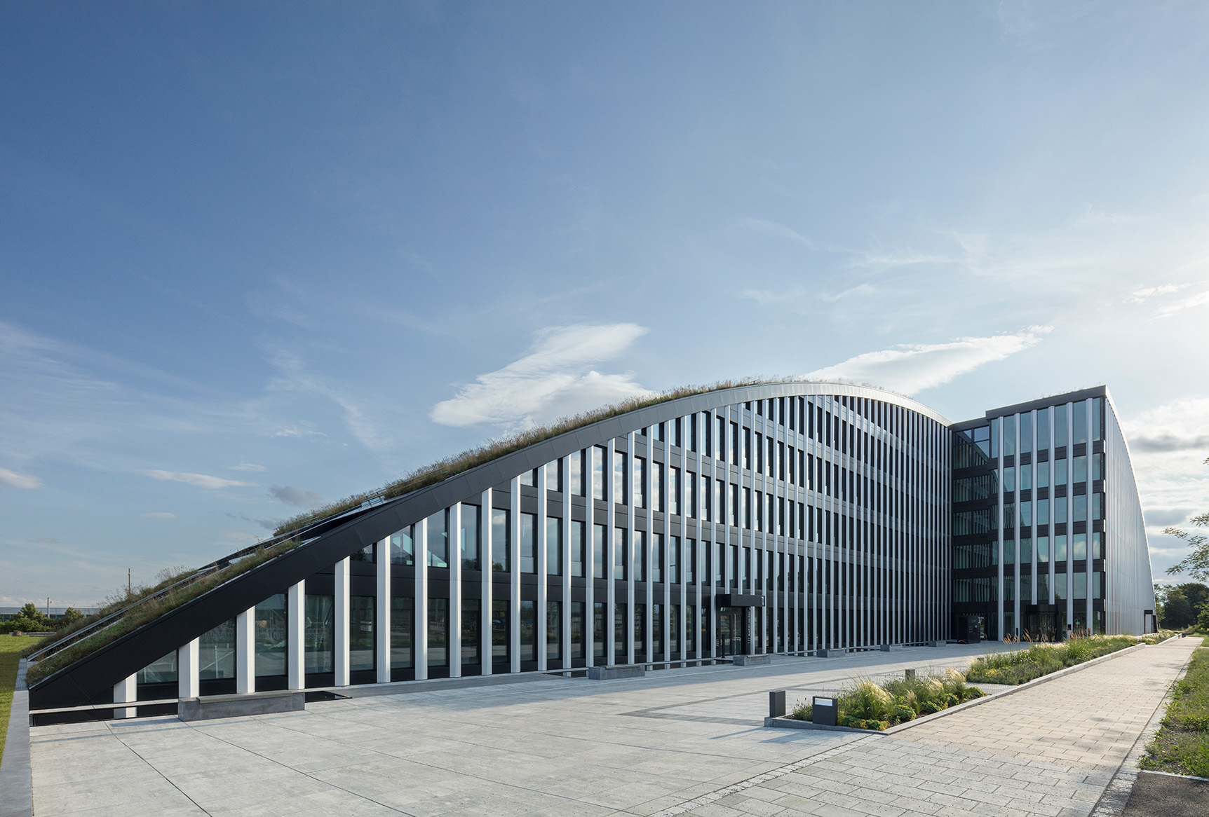 Building and construction extruded aluminium