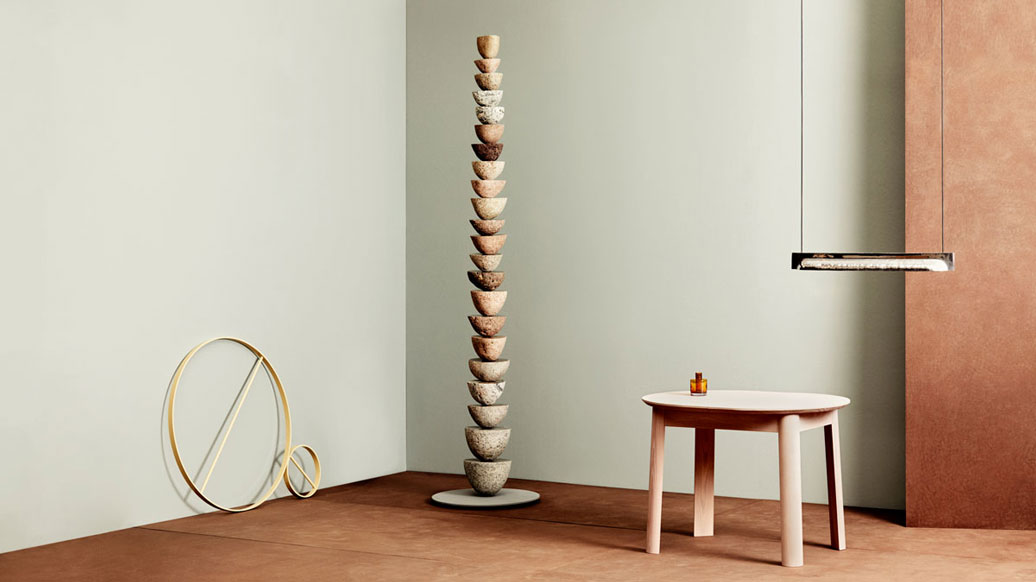 Quest'anno, l'obiettivo della Mostra è quello di promuovere l'importanza di collaborazioni interdisciplinari per una progettazione e produzione più sostenibili. Sotto, i due designer Vera & Kyte presentano il cesto “Strand”, prodotto con alluminio estruso nello stabilimento di Magnor, Norvegia, mentre la sedia “Cyclop” è fatta con materiale nordico quale il legno, la larvikite e l’alluminio dal designer norvegese Tron Meyer. (Foto: Trine Hisdal)